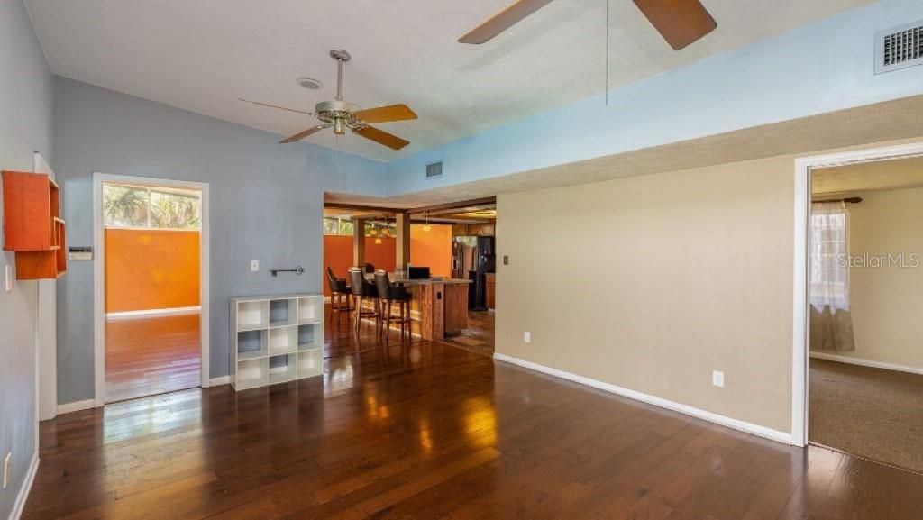 Recently Rented: $2,567 (4 beds, 2 baths, 2017 Square Feet)