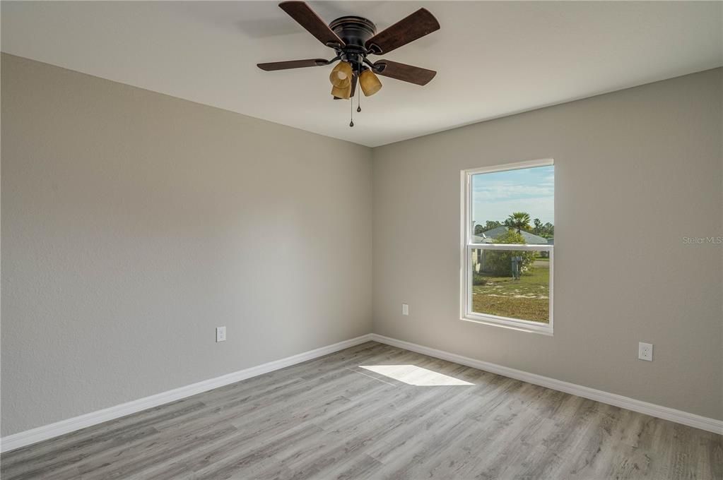 Active With Contract: $239,000 (2 beds, 2 baths, 1049 Square Feet)