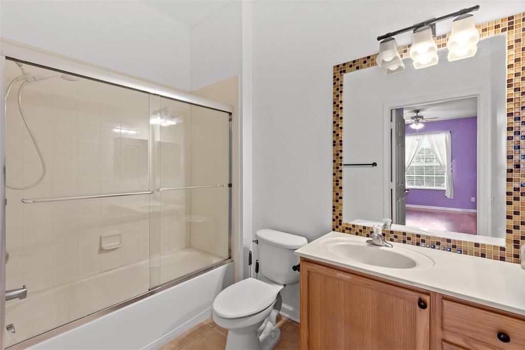 最近售出: $250,000 (3 贝兹, 2 浴室, 1206 平方英尺)
