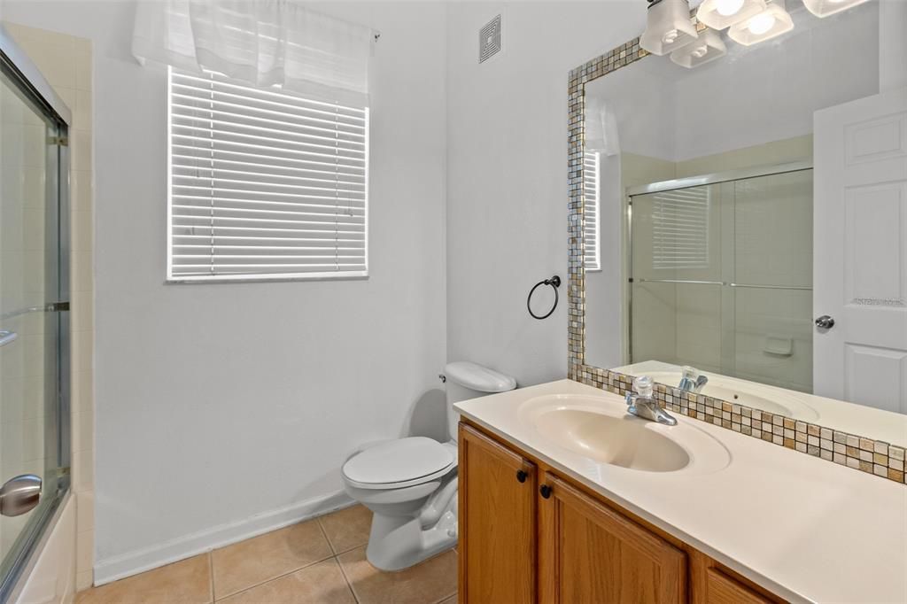 最近售出: $250,000 (3 贝兹, 2 浴室, 1206 平方英尺)
