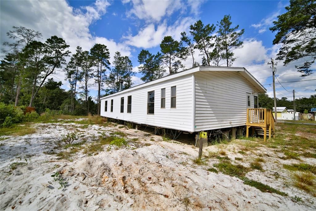 Recently Sold: $110,000 (3 beds, 2 baths, 1728 Square Feet)