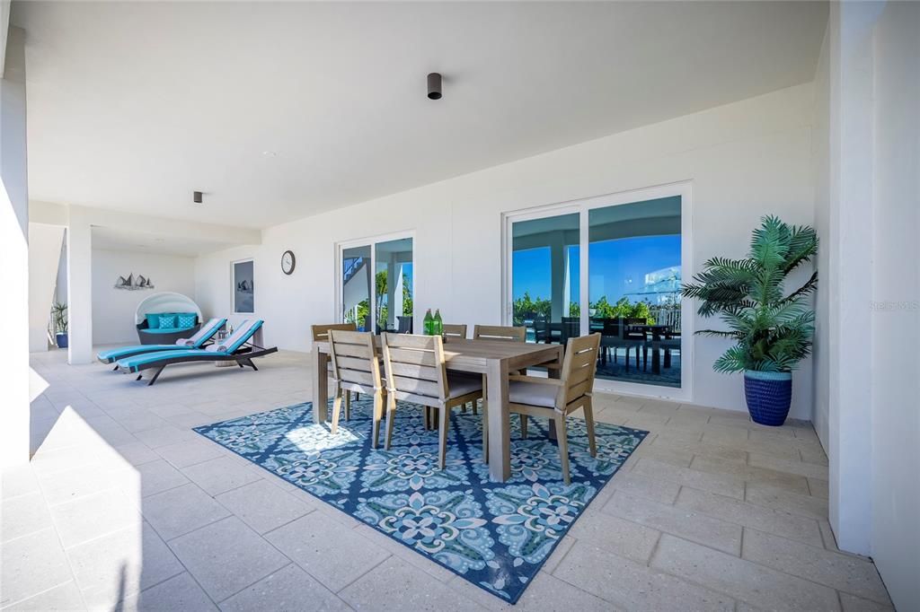 Recently Sold: $7,999,000 (5 beds, 4 baths, 6256 Square Feet)