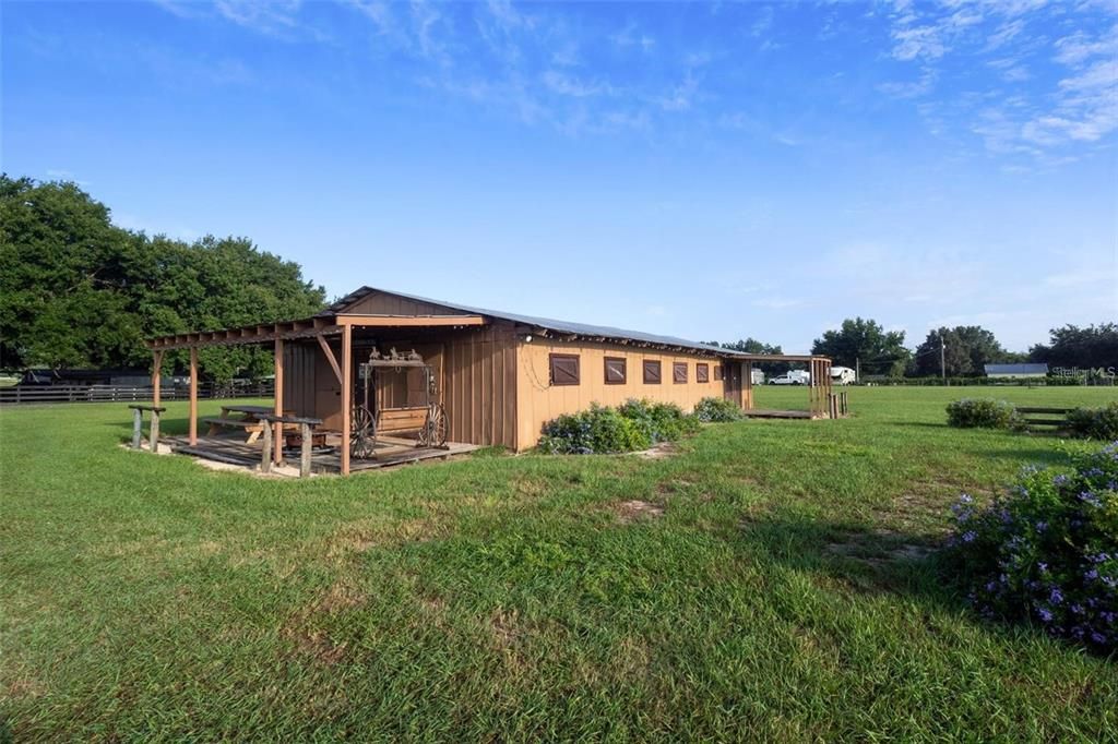 For Sale: $1,450,000 (2 beds, 1 baths, 728 Square Feet)