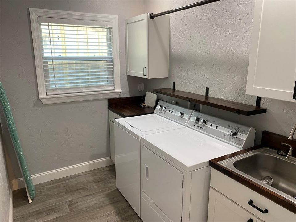 For Rent: $4,000 (2 beds, 2 baths, 950 Square Feet)
