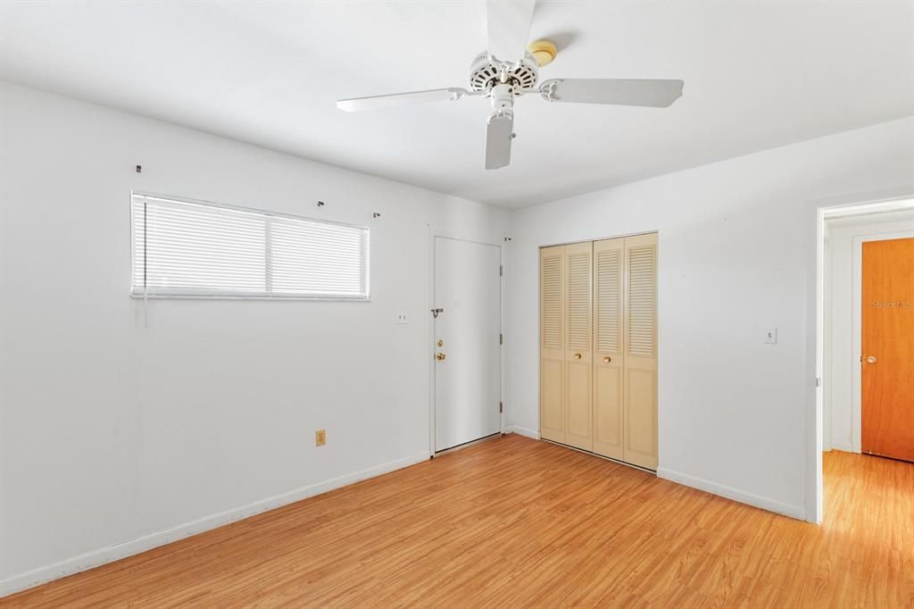 For Sale: $254,900 (1 beds, 1 baths, 650 Square Feet)