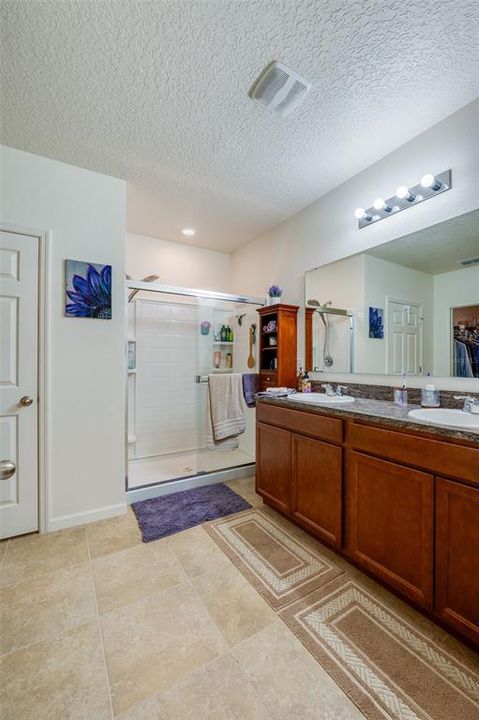 For Sale: $349,900 (4 beds, 2 baths, 1918 Square Feet)