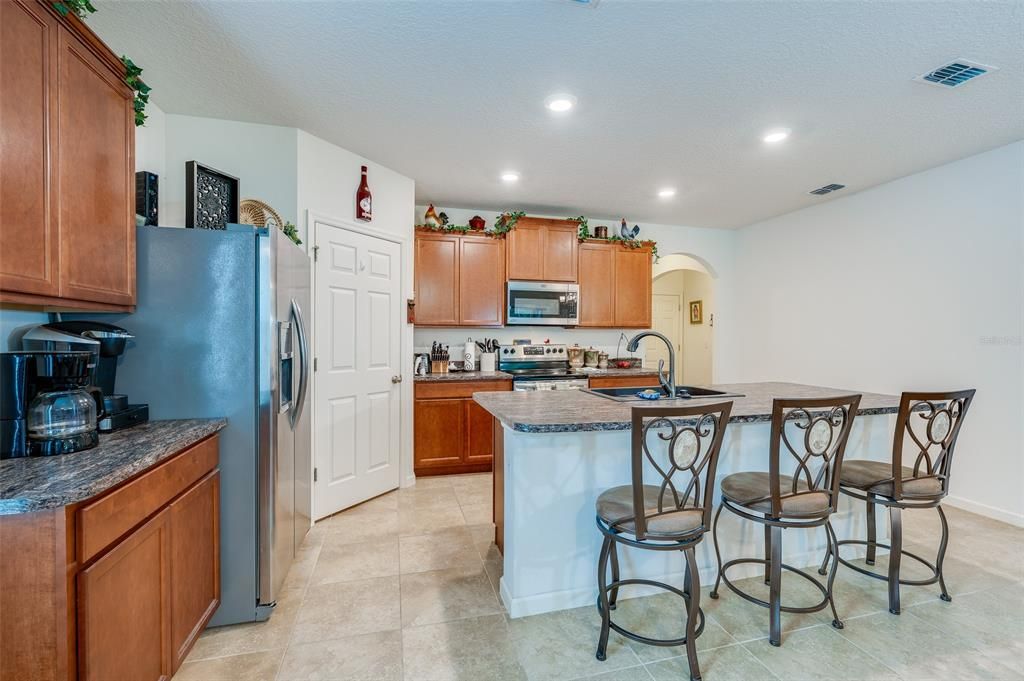 For Sale: $349,900 (4 beds, 2 baths, 1918 Square Feet)