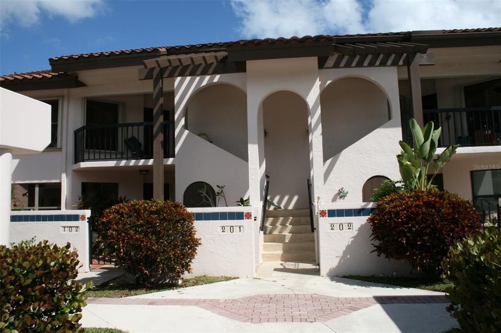 Recently Sold: $285,000 (2 beds, 2 baths, 1506 Square Feet)