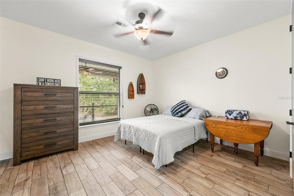 Active With Contract: $449,900 (2 beds, 1 baths, 1380 Square Feet)