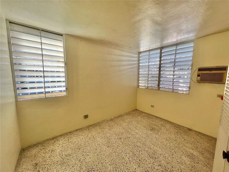 Vendido Recientemente: $120,000 (3 camas, 2 baños, 1000 Pies cuadrados)