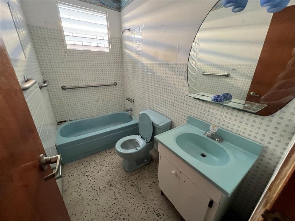 Vendido Recientemente: $120,000 (3 camas, 2 baños, 1000 Pies cuadrados)