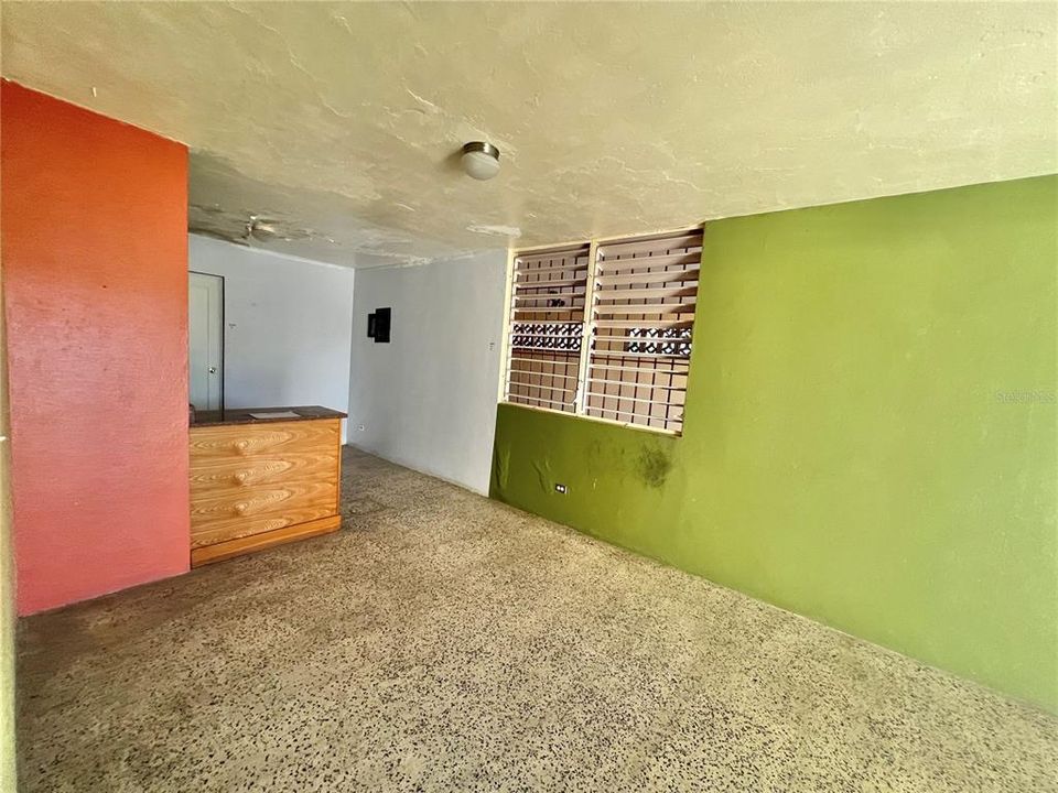 Vendido Recientemente: $120,000 (3 camas, 2 baños, 1000 Pies cuadrados)