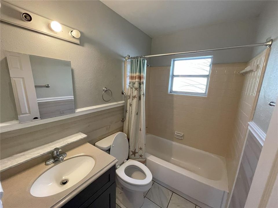 最近租的: $1,000 (3 贝兹, 1 浴室, 1020 平方英尺)
