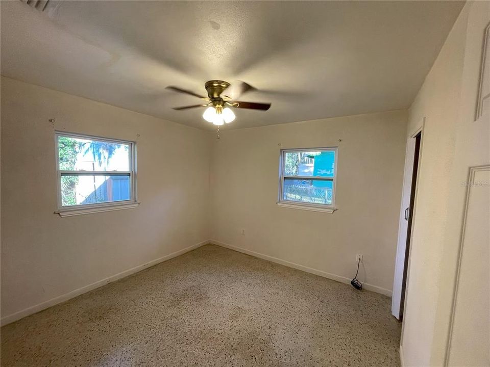 Recently Rented: $1,000 (3 beds, 1 baths, 1020 Square Feet)