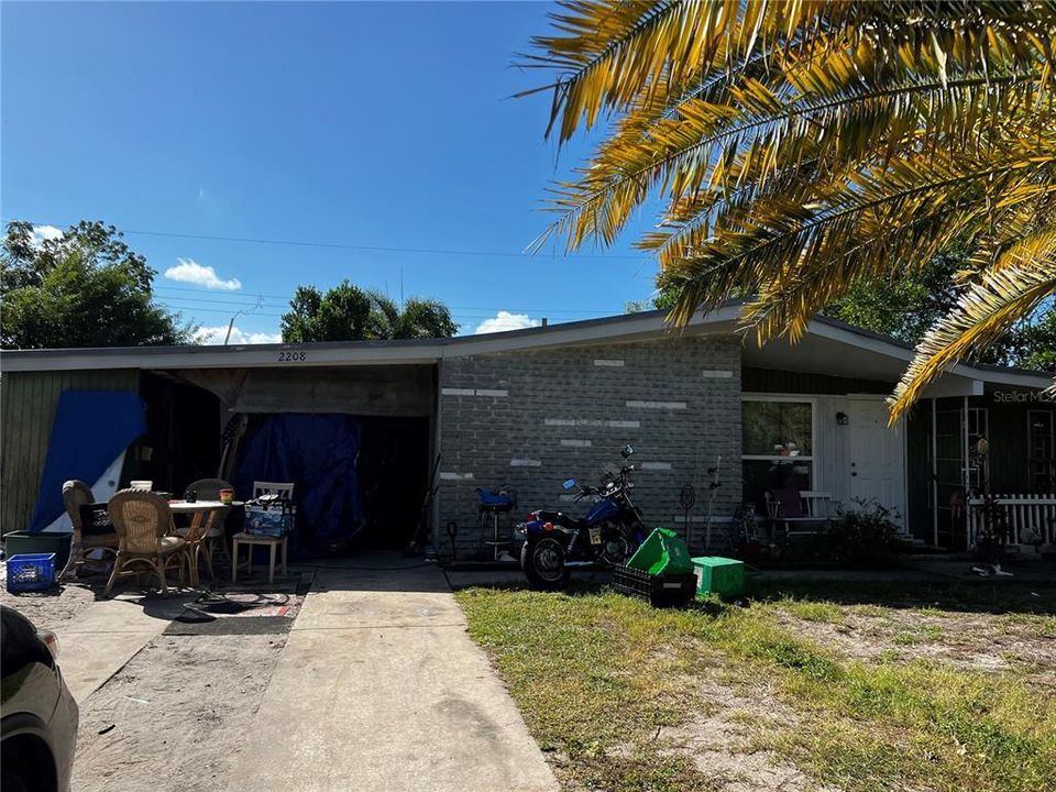 最近售出: $250,000 (3 贝兹, 1 浴室, 1060 平方英尺)