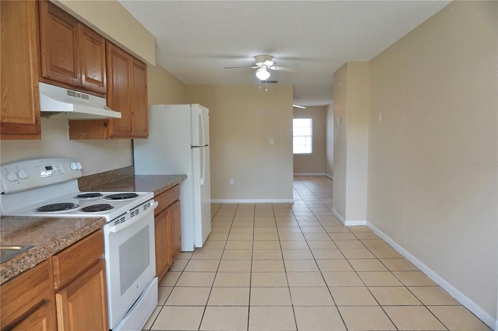 Recently Rented: $1,200 (2 beds, 1 baths, 944 Square Feet)