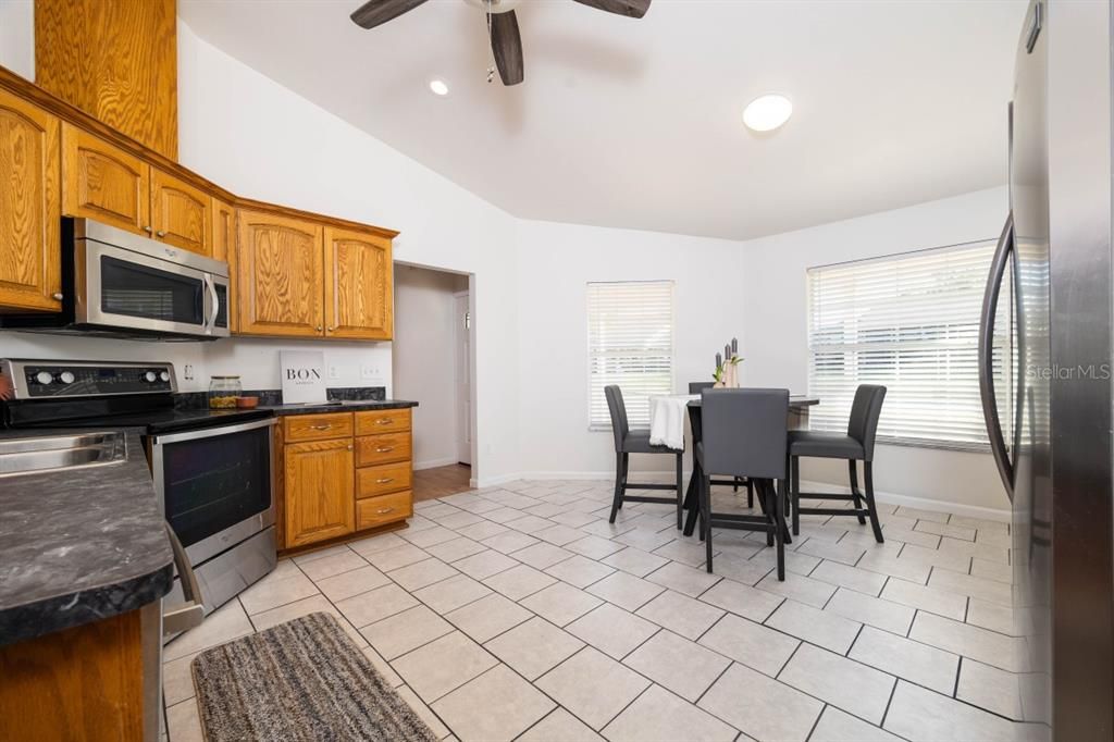 Recently Sold: $319,750 (3 beds, 2 baths, 1743 Square Feet)