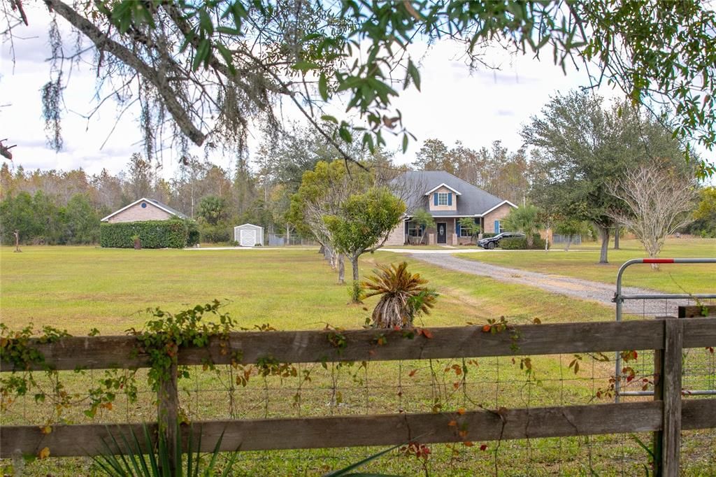 Vendido Recientemente: $779,000 (3 camas, 2 baños, 1921 Pies cuadrados)