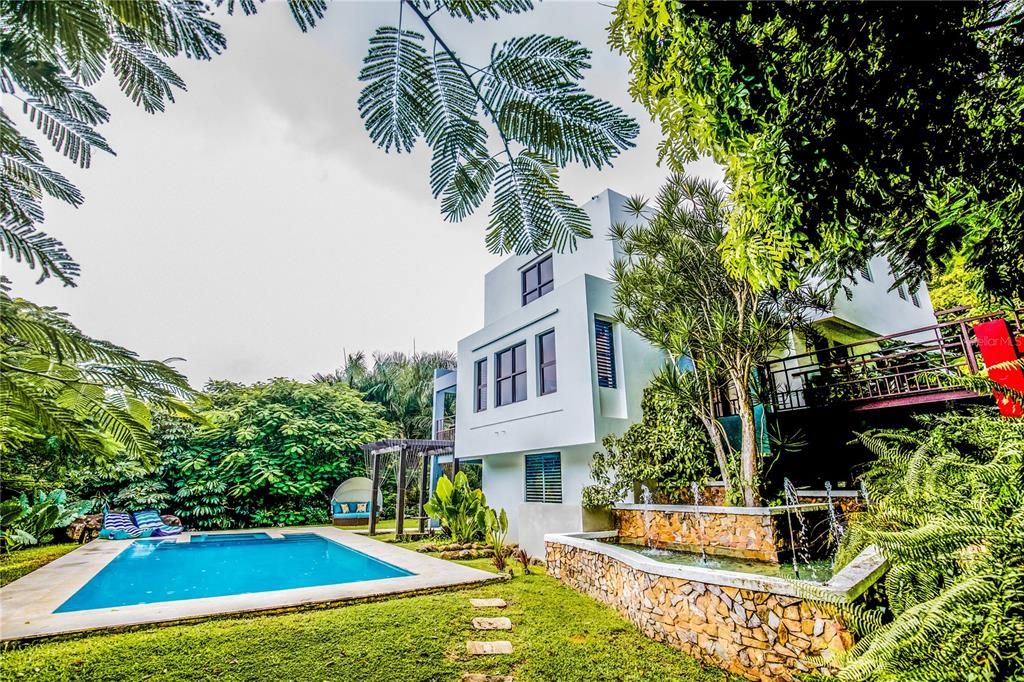 En Venta: $1,595,000 (4 camas, 4 baños, 3600 Pies cuadrados)