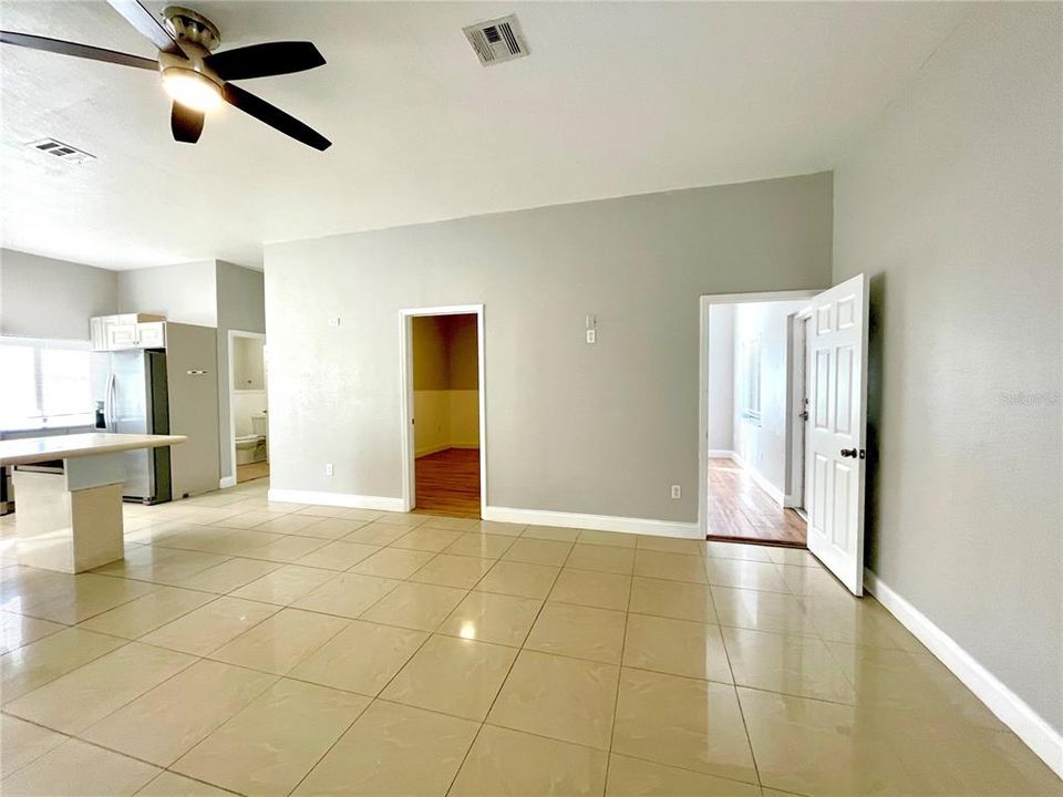 For Rent: $2,200 (3 beds, 2 baths, 3300 Square Feet)