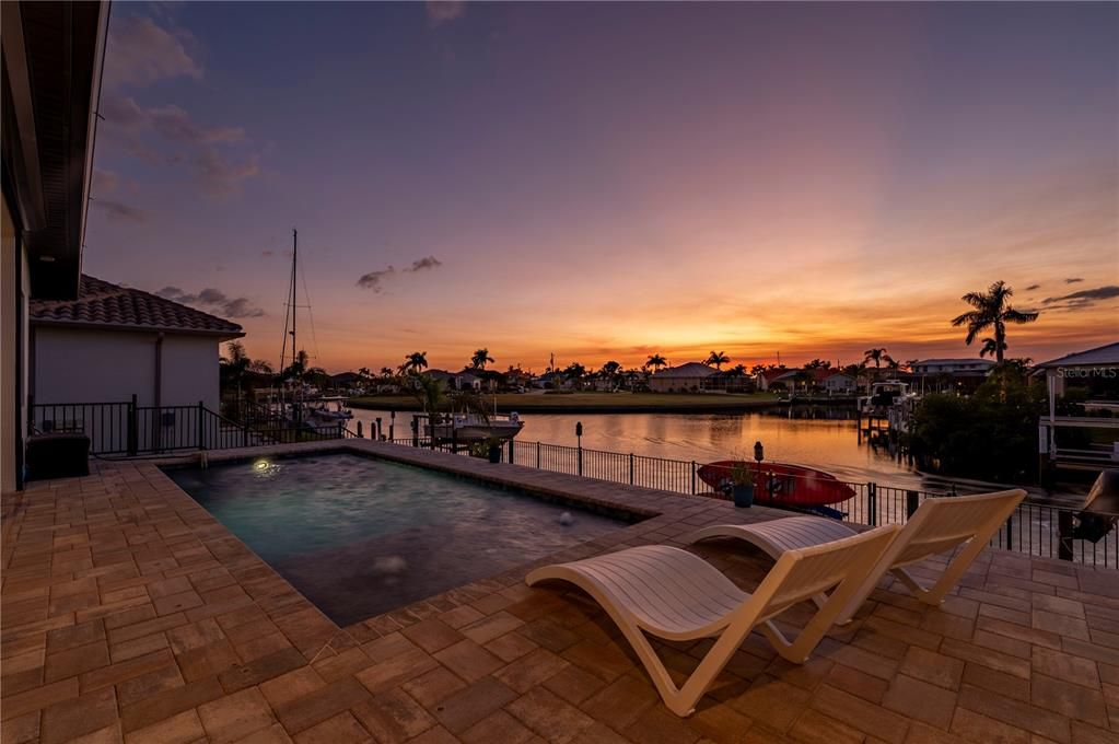 Recently Sold: $1,575,000 (3 beds, 3 baths, 2525 Square Feet)