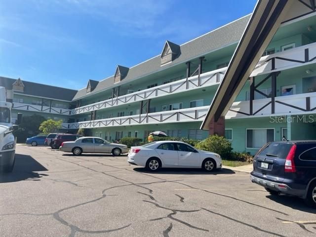 Recently Rented: $1,400 (1 beds, 1 baths, 800 Square Feet)