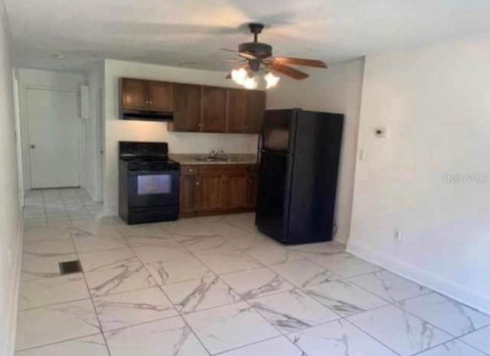 For Rent: $2,000 (3 beds, 1 baths, 2103 Square Feet)