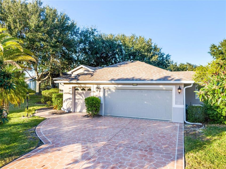 Recently Sold: $340,000 (3 beds, 2 baths, 1953 Square Feet)