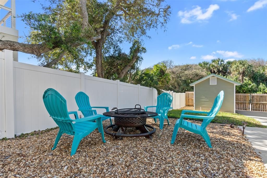 Active With Contract: $699,000 (3 beds, 2 baths, 2150 Square Feet)