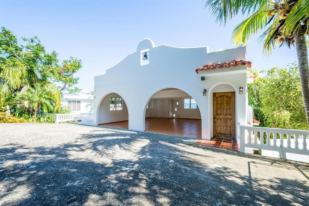 Recently Sold: $990,000 (3 beds, 2 baths, 2000 Square Feet)