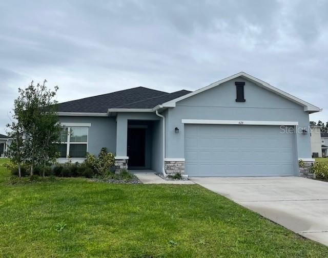 Welcome to this spacious 3bed/2bath home