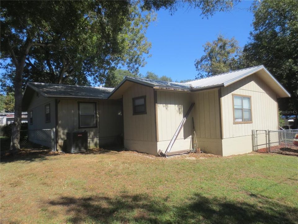 Recently Sold: $165,000 (3 beds, 2 baths, 1632 Square Feet)