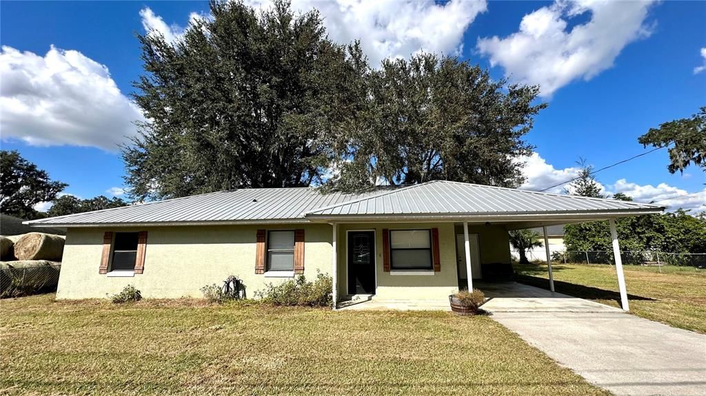 Recently Sold: $220,000 (3 beds, 2 baths, 984 Square Feet)