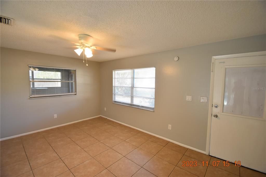 Recently Rented: $1,650 (3 beds, 1 baths, 1104 Square Feet)