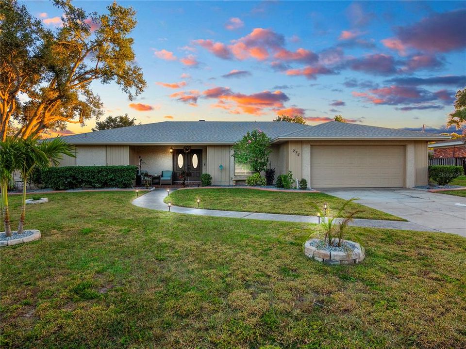 Recently Sold: $379,999 (4 beds, 3 baths, 2389 Square Feet)