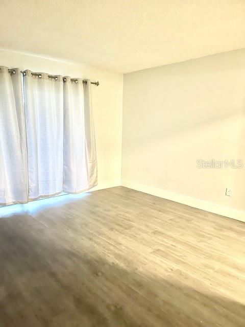 For Sale: $89,900 (1 beds, 1 baths, 700 Square Feet)
