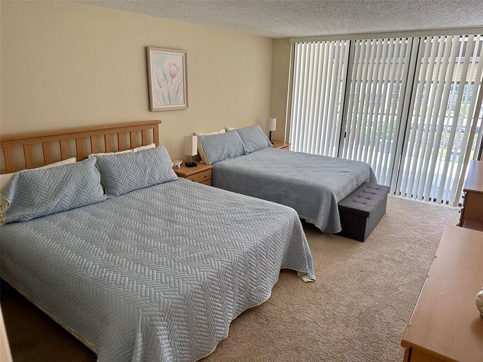 Active With Contract: $3,900 (2 beds, 2 baths, 1385 Square Feet)