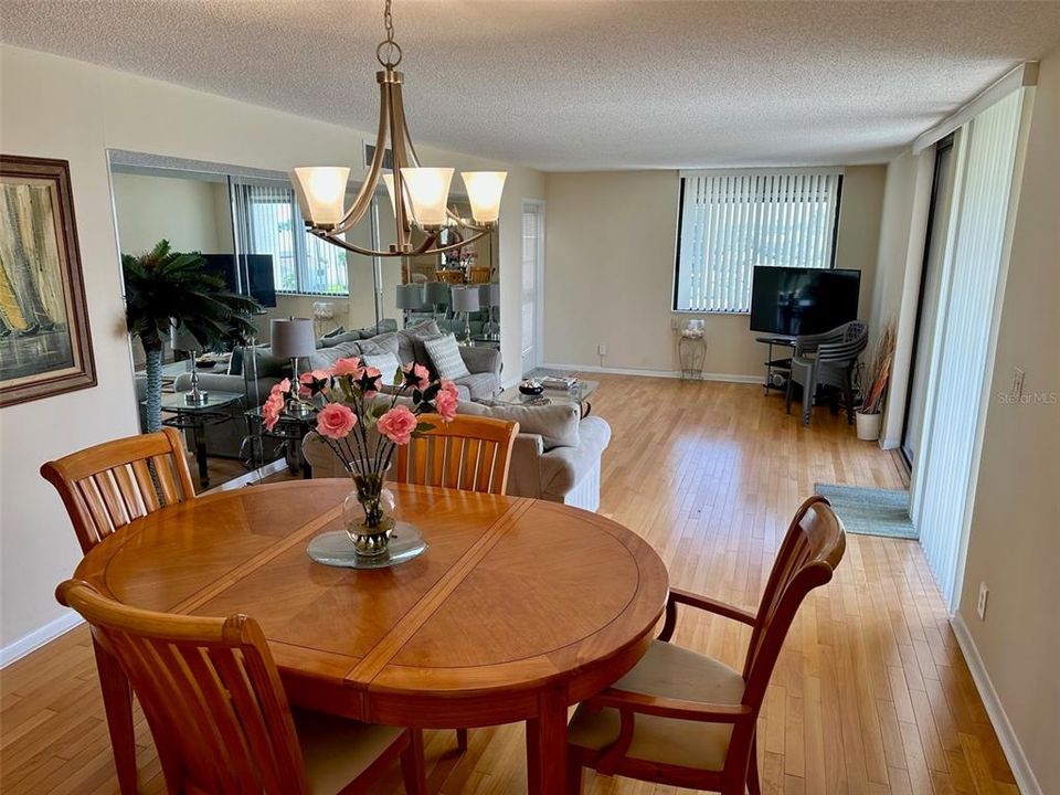 Active With Contract: $3,900 (2 beds, 2 baths, 1385 Square Feet)