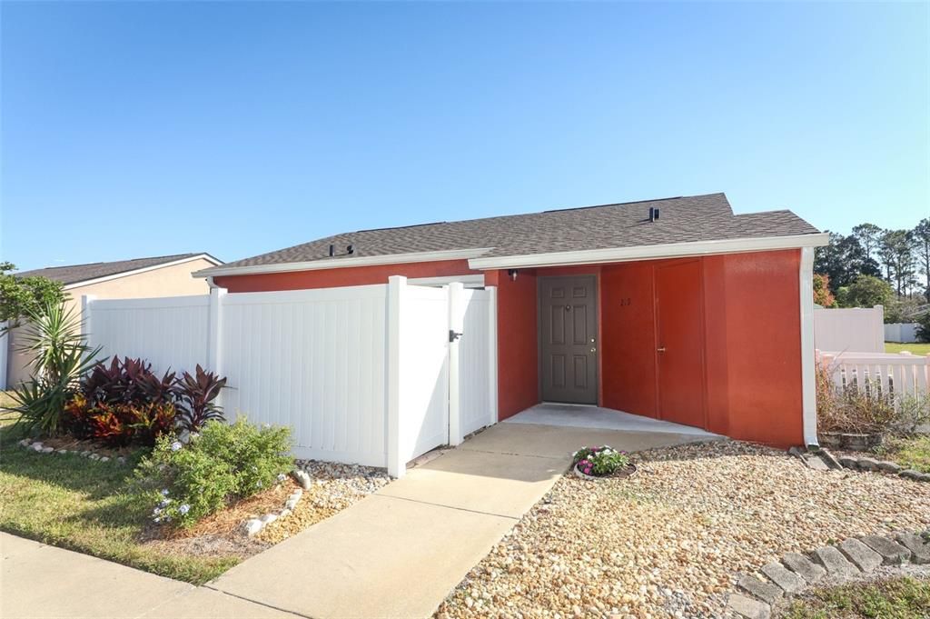 Recently Sold: $186,000 (1 beds, 1 baths, 674 Square Feet)