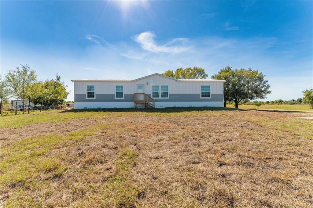 Recently Sold: $269,900 (3 beds, 2 baths, 1560 Square Feet)