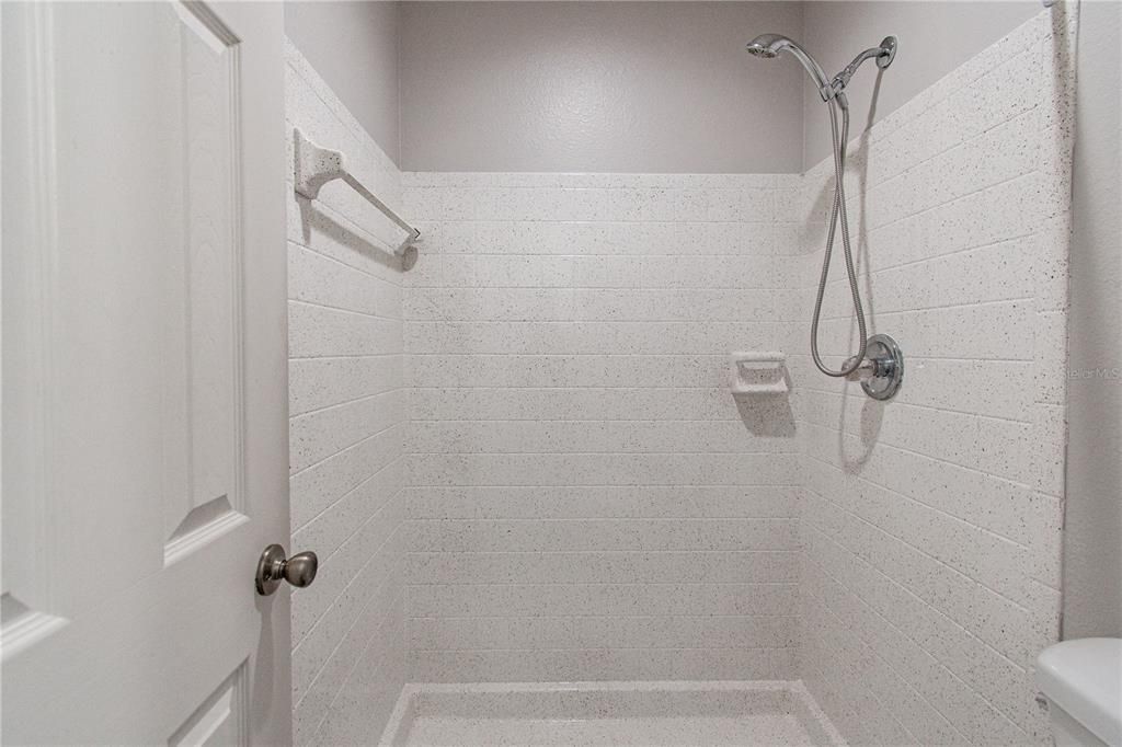 最近租的: $1,450 (2 贝兹, 2 浴室, 864 平方英尺)