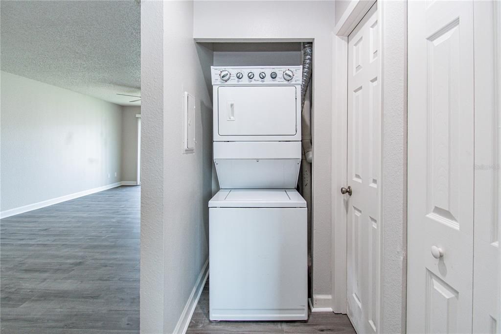 Recently Rented: $1,450 (2 beds, 2 baths, 864 Square Feet)