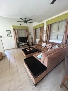 Vendido Recientemente: $369,000 (3 camas, 3 baños, 2027 Pies cuadrados)