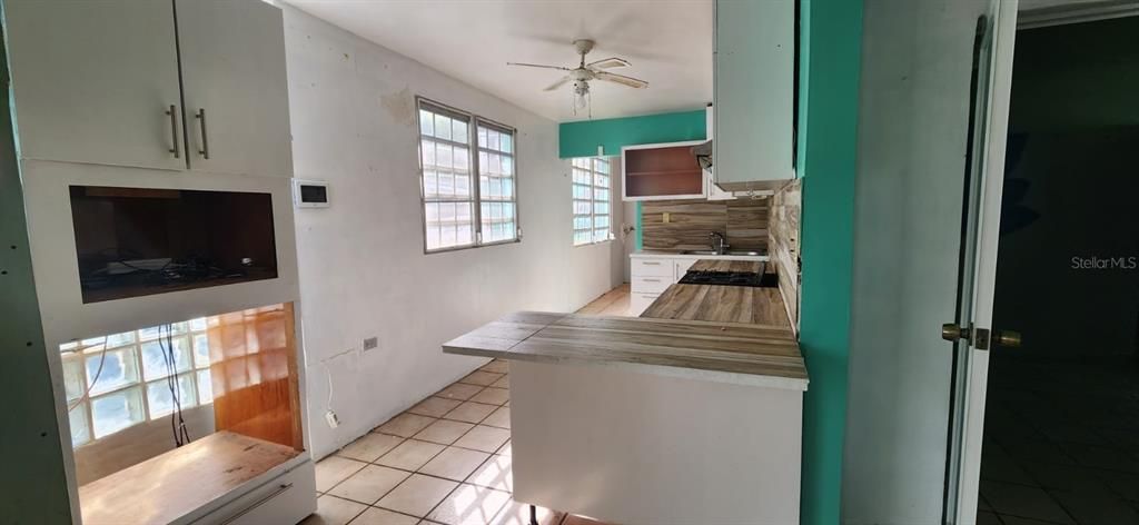 Vendido Recientemente: $79,000 (3 camas, 2 baños, 1001 Pies cuadrados)