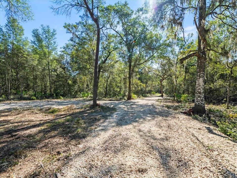 На продажу: $275,000 (5.00 acres)