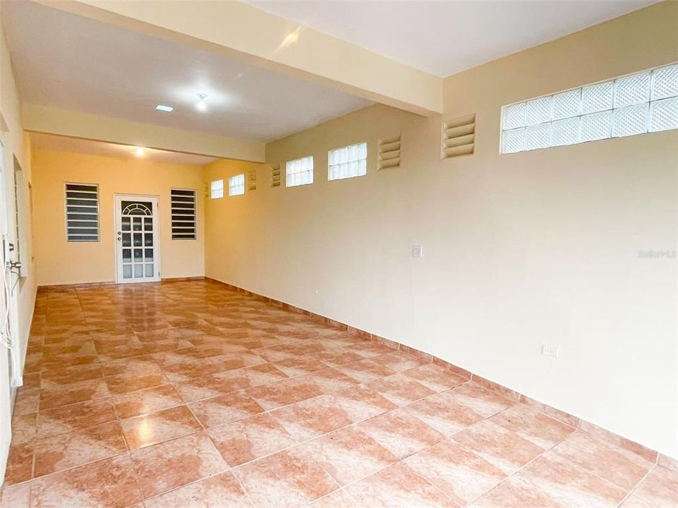 En Venta: $325,000 (4 camas, 3 baños, 0 Pies cuadrados)