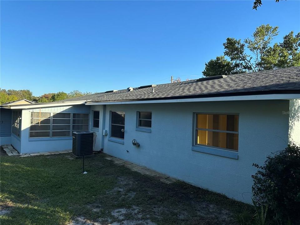 Recently Sold: $225,000 (2 beds, 1 baths, 1154 Square Feet)