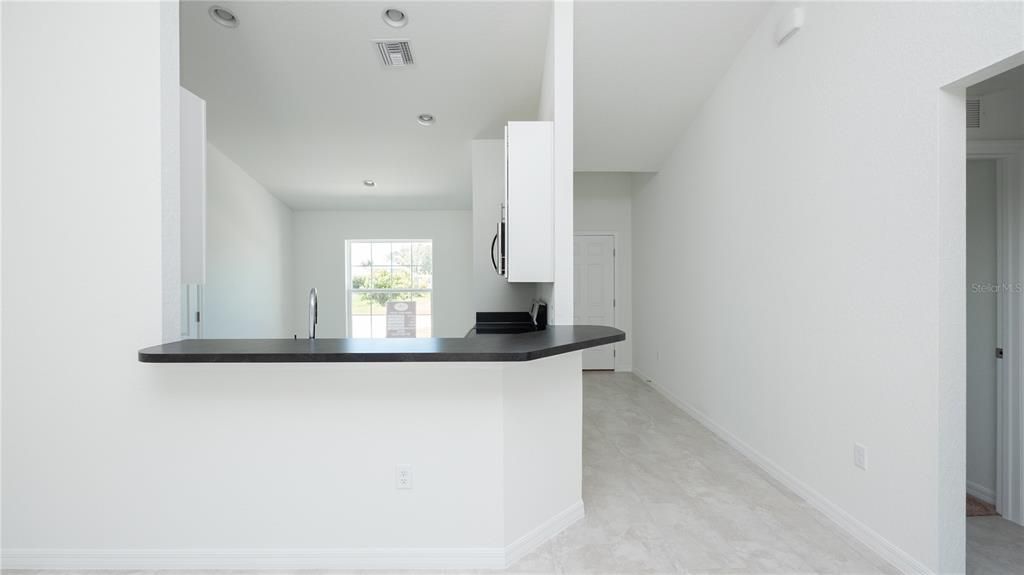 Active With Contract: $257,900 (3 beds, 2 baths, 1241 Square Feet)