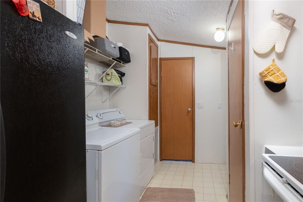 For Sale: $175,000 (2 beds, 2 baths, 960 Square Feet)