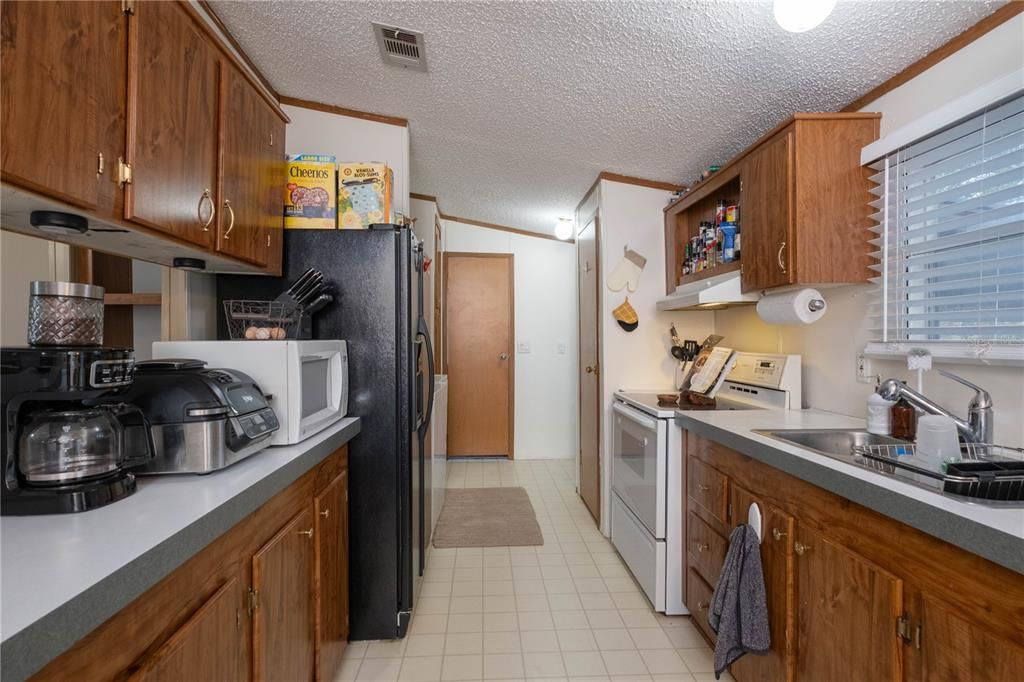 For Sale: $175,000 (2 beds, 2 baths, 960 Square Feet)